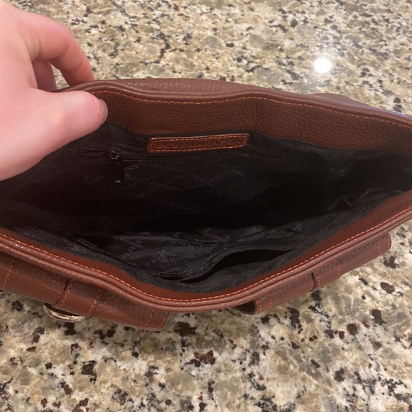 BCBG Max Azria y2K handbag brown pebbled leather shoulder bag - Picture 9 of 9